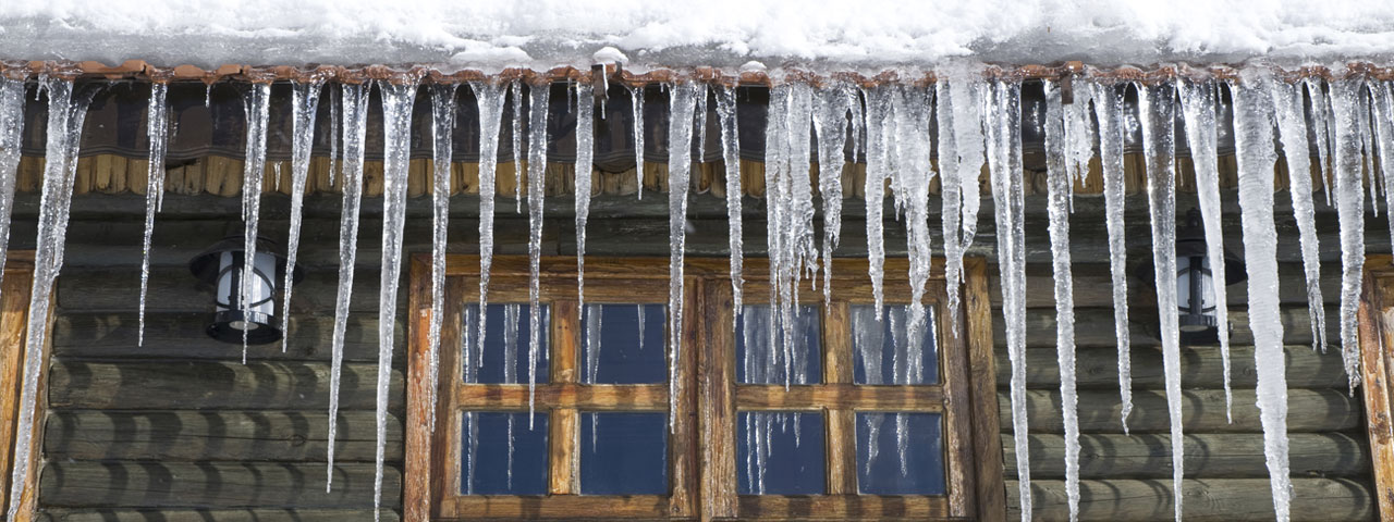 spray foam prevents ice dams by providing proper insulation in Daytona attic spaces